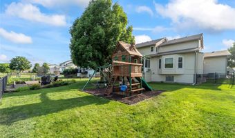 410 Oakwood Ct, Altoona, IA 50009
