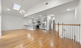 41 E 16TH St 2, Bayonne, NJ 07002