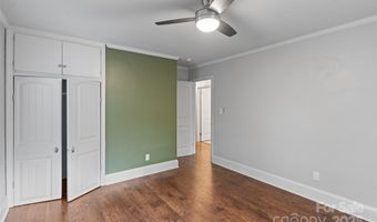 2953 Enfield Rd, Charlotte, NC 28205
