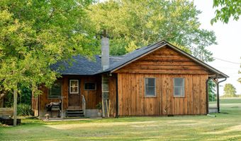 303 N Hudson Ave, Aurora, MO 65605