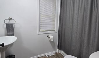 607 N BLUFF St, Albany, IL 61230