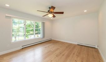 33 Huntsville Rd, Andover, NJ 07860
