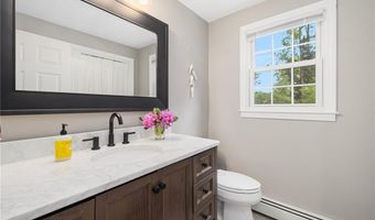 70 Jefferson Dr, East Greenwich, RI 02818
