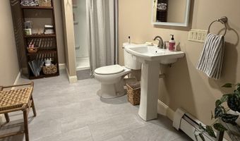 36 Kathryn Ln, Bangor, ME 04401