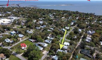 110 17th St, Apalachicola, FL 32320
