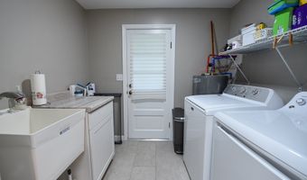 11 Shadow Ln, Apalachicola, FL 32320