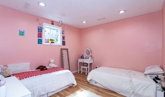 532 W Riverside Rd, Ames, IA 50010