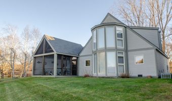 322 Arcadia Dr, Ancram, NY 12502