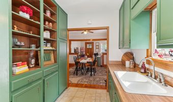 4518 Kingman Blvd, Des Moines, IA 50311