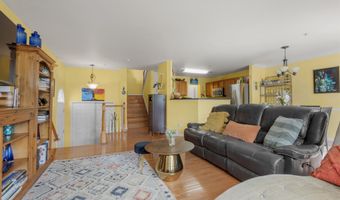 6 ELCO Ct, Bayonne, NJ 07002