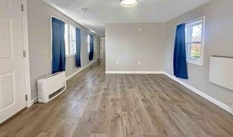 43 S Main St, Acushnet, MA 02743