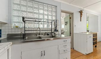 396 Kahiki St, Kahului, HI 96732