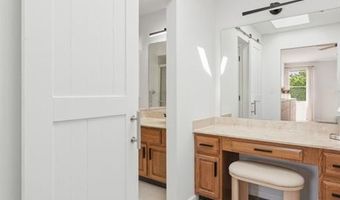 180 Spring Oaks Dr, Ballwin, MO 63011