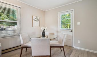 132 N GLADDEN St N, Alexandria, VA 22304