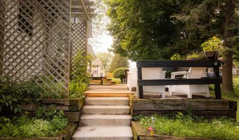 1193 Seneca St, Adrian, MI 49221