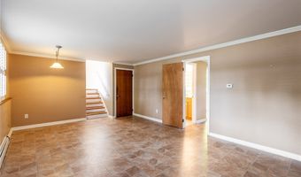 24 Glenbourne Ct, Amherst, NY 14221