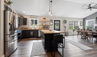 15 Fieldstone Dr, Augusta, ME 04330
