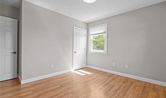 19 Irondale St, Warwick, RI 02886