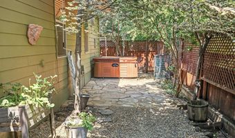 662 Vansant St, Ashland, OR 97520