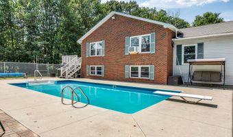 1391 Turner St, Auburn, ME 04210