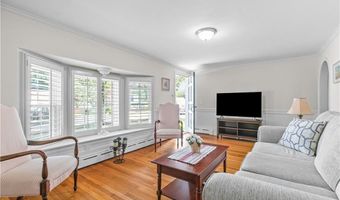 12 Terrace Dr, Bristol, RI 02809