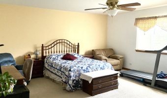 1056 Deertrail Ct, Antioch, IL 60002