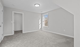 253 Central St, Lincoln, RI 02865