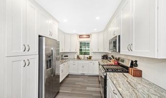 48 Old Elm St, Billerica, MA 01862