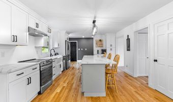 3 Cedar Hill Dr, Acushnet, MA 02743