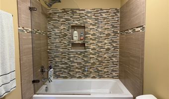 251 Kingston Dr, Aurora, OH 44202