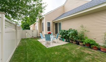 2 Turnberry Cir 113, Bedford, NH 03110