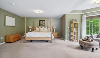 22 Elizabeth Way, Bedford, NH 03110