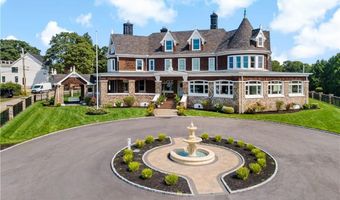 32 Lorraine St, Barrington, RI 02806