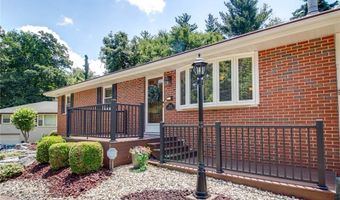2421 Woodcrest Dr, Alton, IL 62002