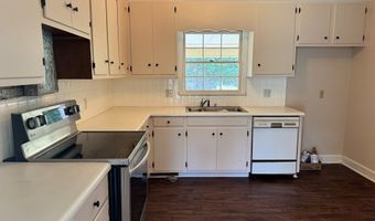 2714 Pine Manor Ln, Albany, GA 31721