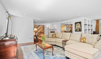 78 Hoyts Hl, Bethel, CT 06801
