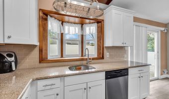 41 Deck St, Barnegat, NJ 08005