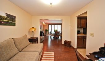 23 Grasspointe Dr, Amherst, NY 14228