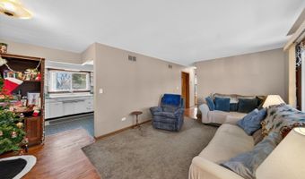 871 S Chatham Ave, Addison, IL 60101