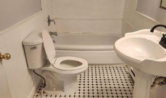 72 Glenwood Mt Rd, Alloway, NJ 07461