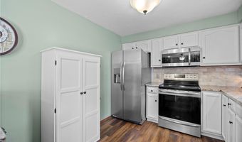 923 Hillside Dr, Amherst, OH 44001
