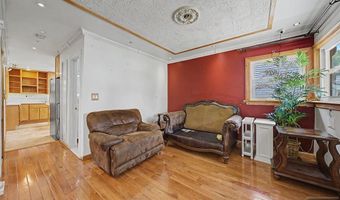 92 Blauvelt Ave, Bergenfield, NJ 07621