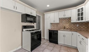 9892 Hubert Ave, Allen Park, MI 48101