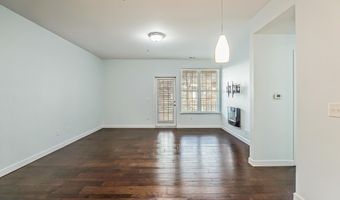 922 W Summerfield Glen Cir, Ann Arbor, MI 48103