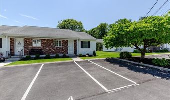 4 Scenery Ln, Johnston, RI 02919