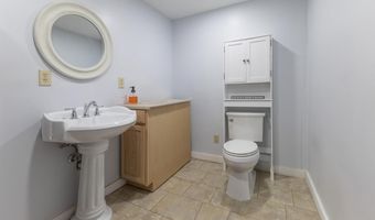 133 Howe St, Auburn, ME 04210