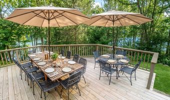 62 Riverford Rd, Brookfield, CT 06804