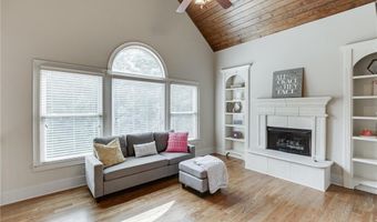 1373 Mountain Lake Dr, Auburn, GA 30011