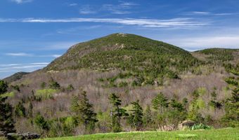 18 Greenway Ct, Bar Harbor, ME 04609