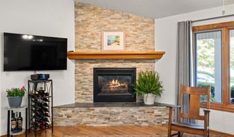 835 S 11th St, Adel, IA 50003